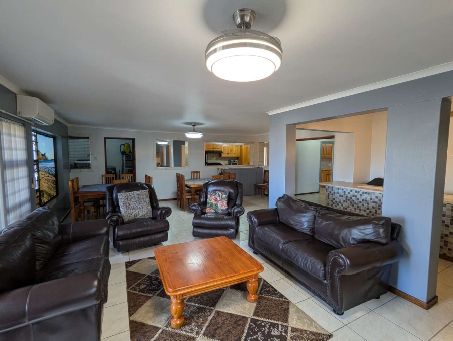 5 Bedroom Property for Sale in Fraaiuitsig Western Cape